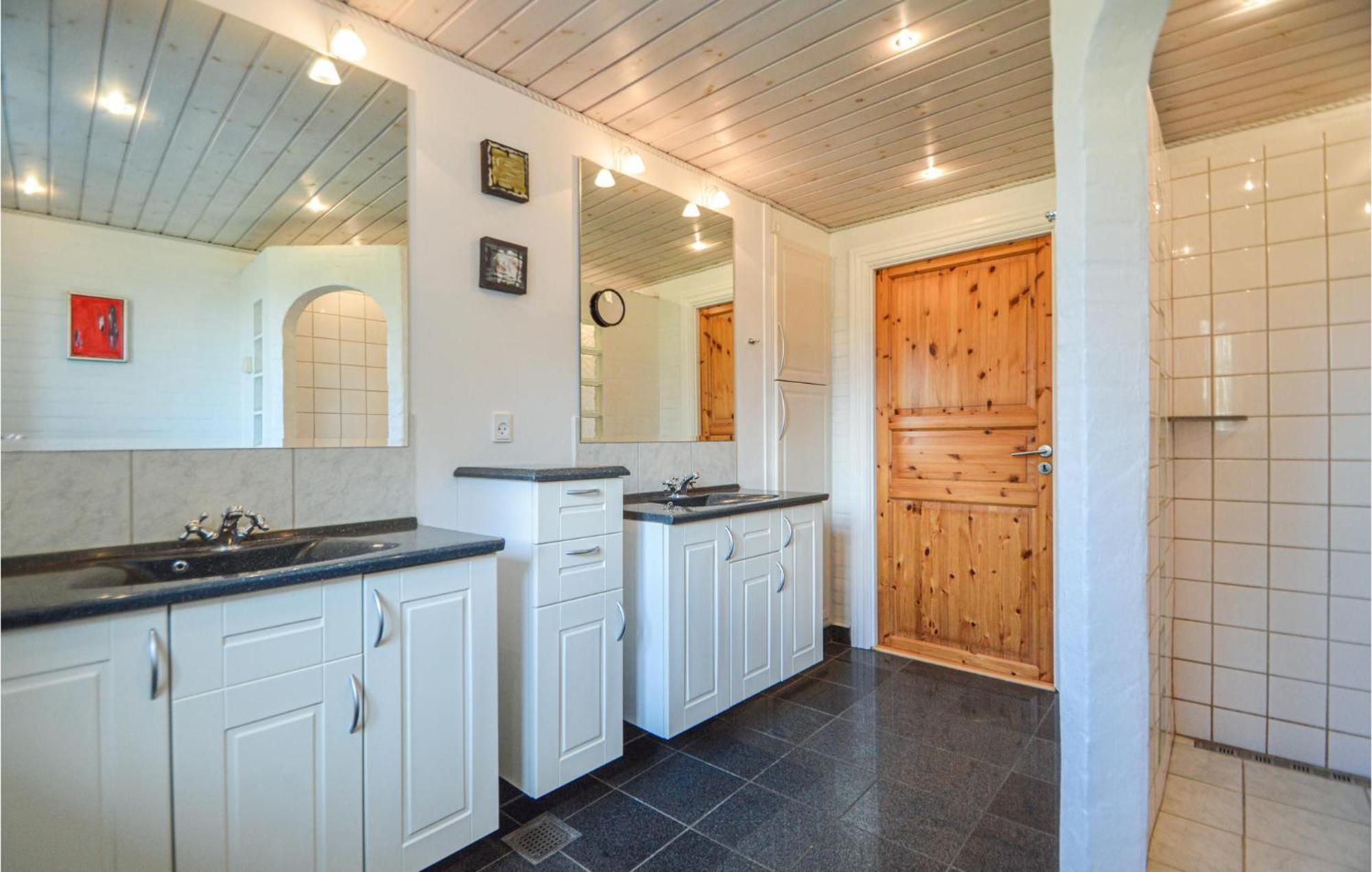 Awesome Home In Bredebro With Kitchen Ballum المظهر الخارجي الصورة